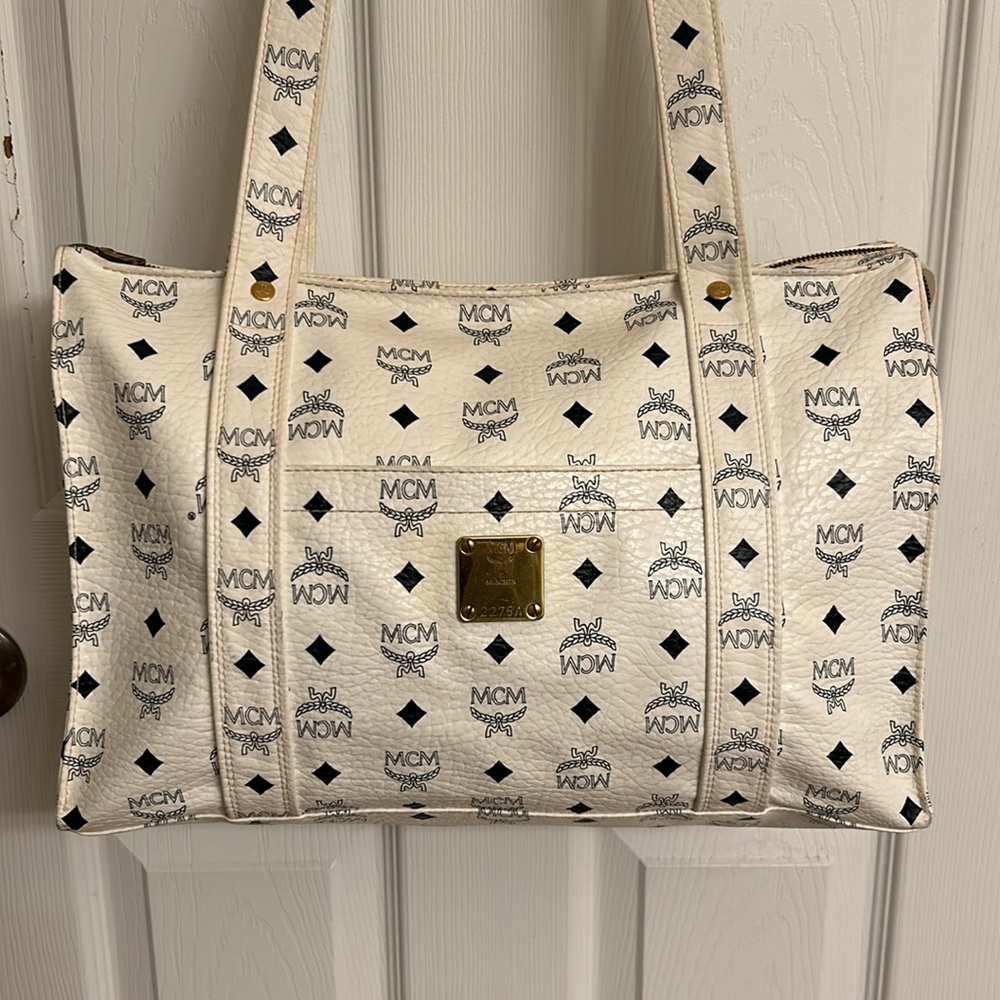 White MCM Visetos Leather Munchen Tote Full Zipper Handmade in Germany 2275A
